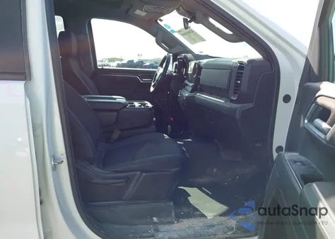 2025 Chevrolet Silverado 1500 z USA, uszkodzony, nr VIN 1GCUKDED6SZ131916